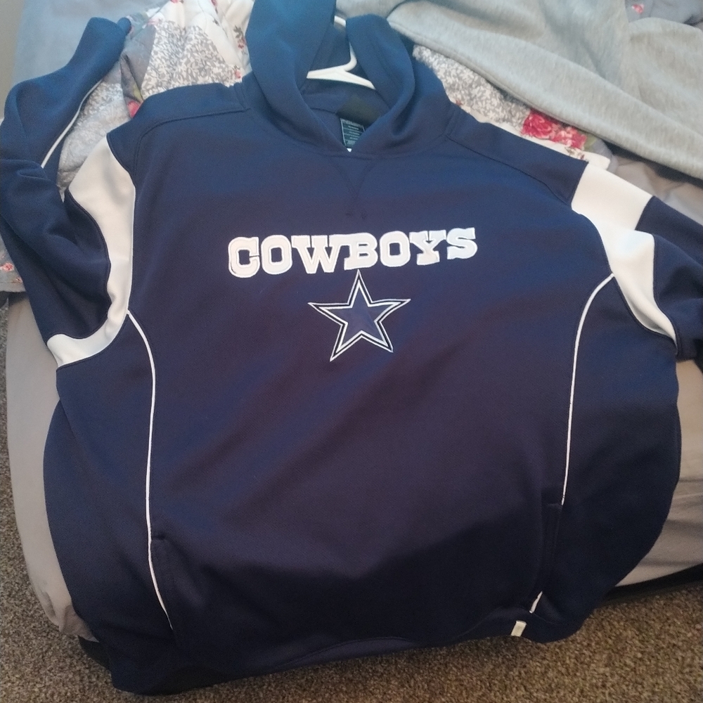 2 Dallas Cowboys Hoodies and 2 T-shirts